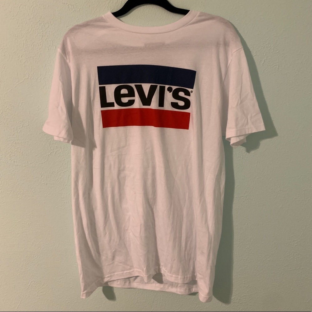 Levi’s T-shirt